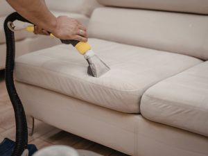 Sofa cleaning service